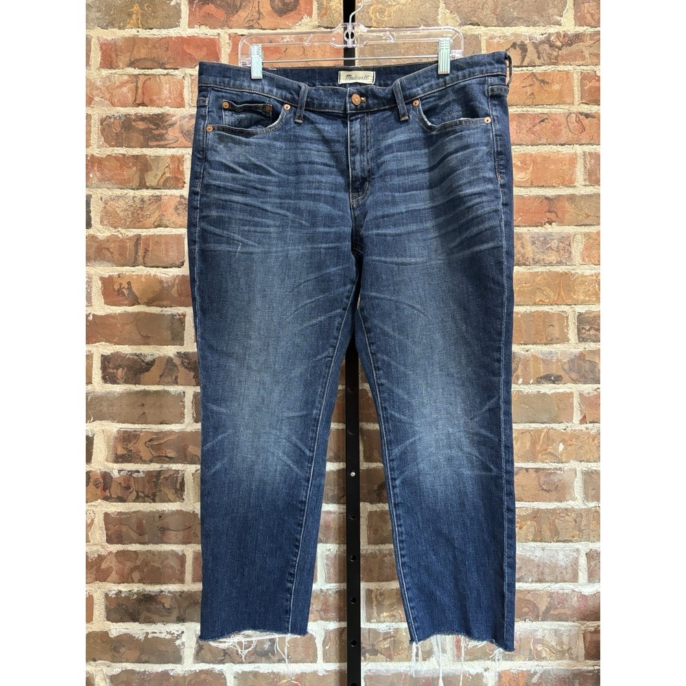 Madewell High Rise Slim Boyjean Size 32" Medium Wash Distressed Pocket Detail